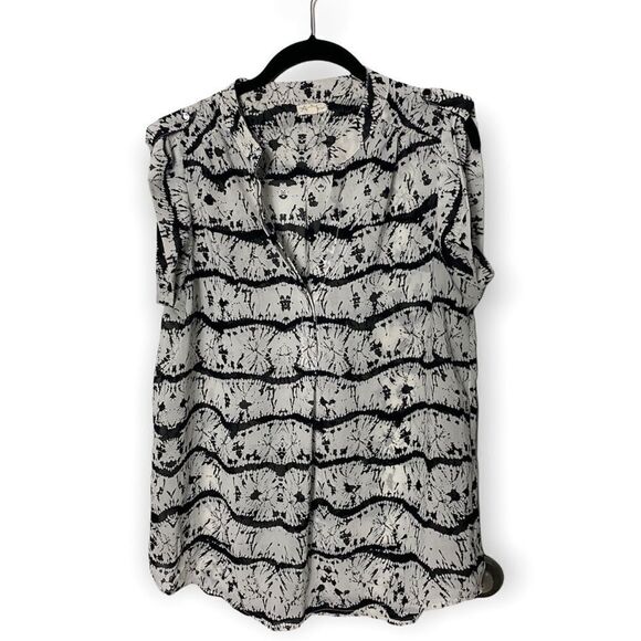 Antilia Femme Women’s Size L Abstract Black White Cap Sleeve Button Front Blouse - Picture 2 of 5
